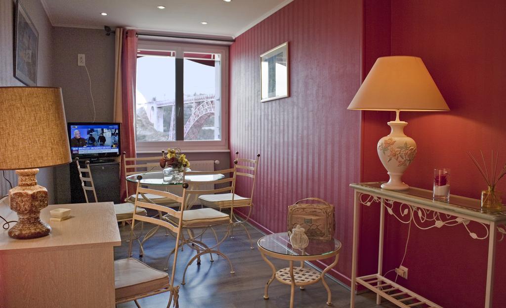 Logis Hotel Beau Site Loubaresse  ภายนอก รูปภาพ